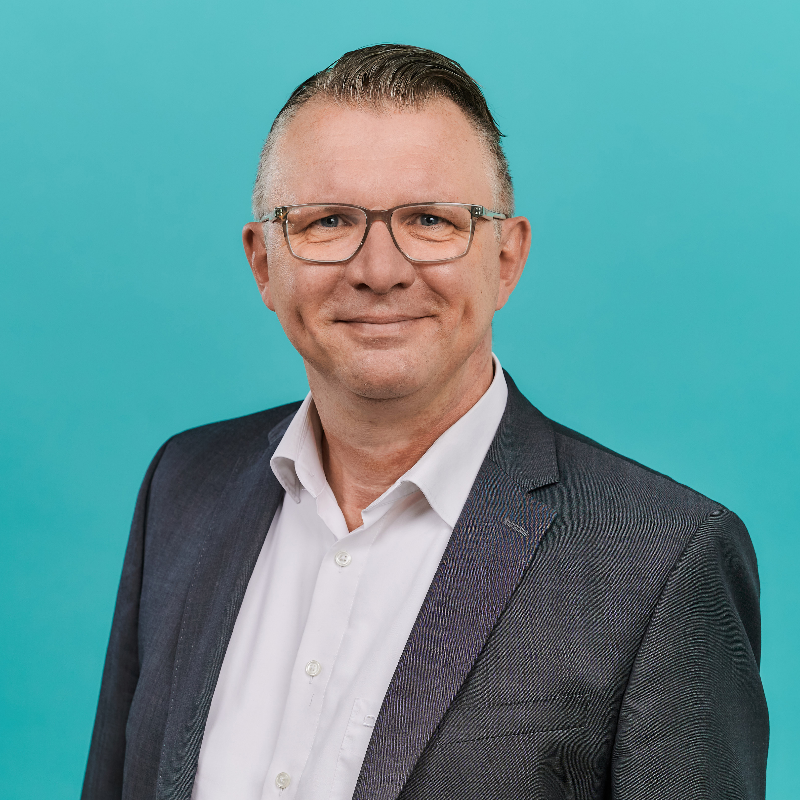  Dennis M�nter